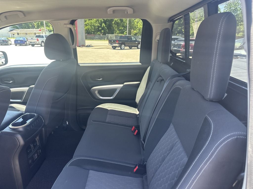 2022 Nissan Titan SV