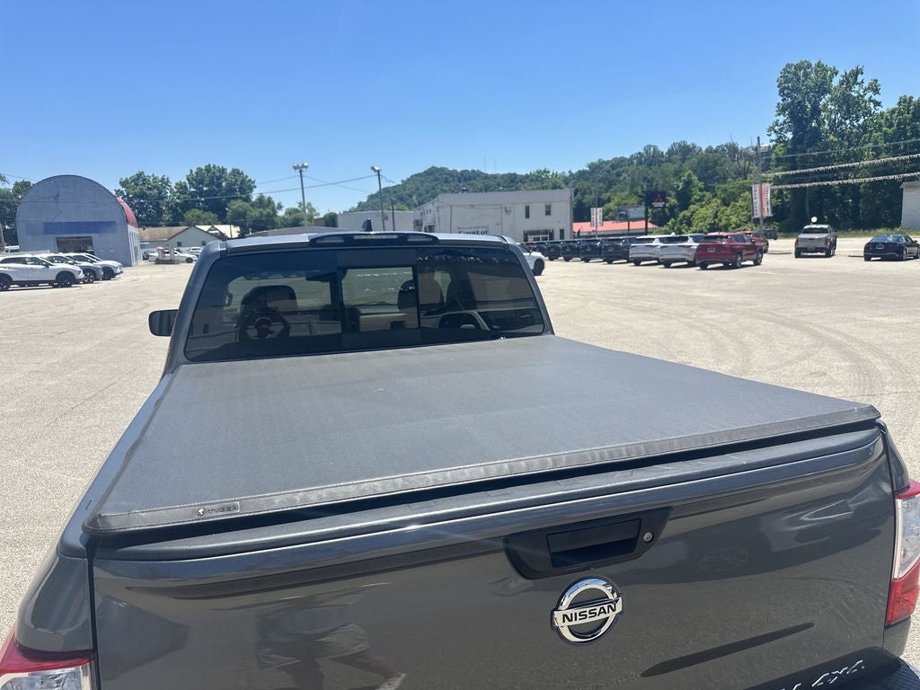 2022 Nissan Titan SV