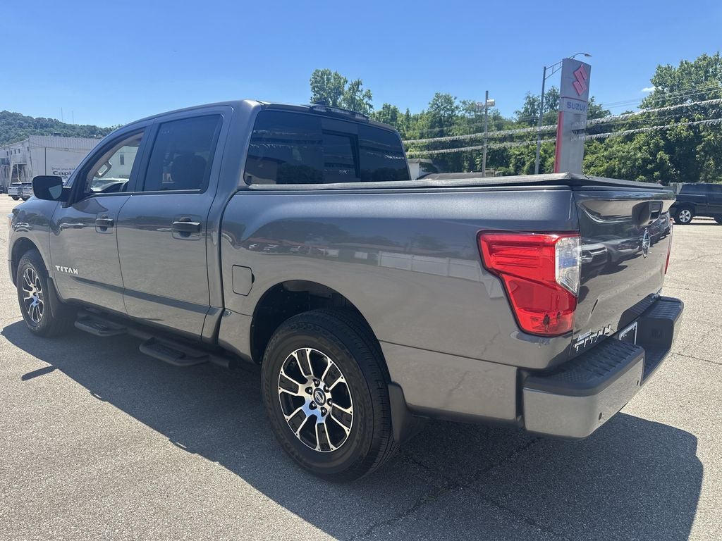 2022 Nissan Titan SV