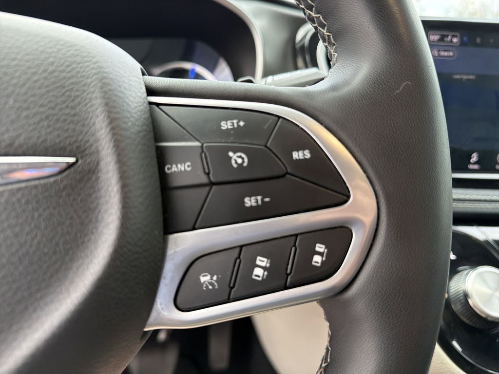 2024 Chrysler Pacifica Hybrid Select