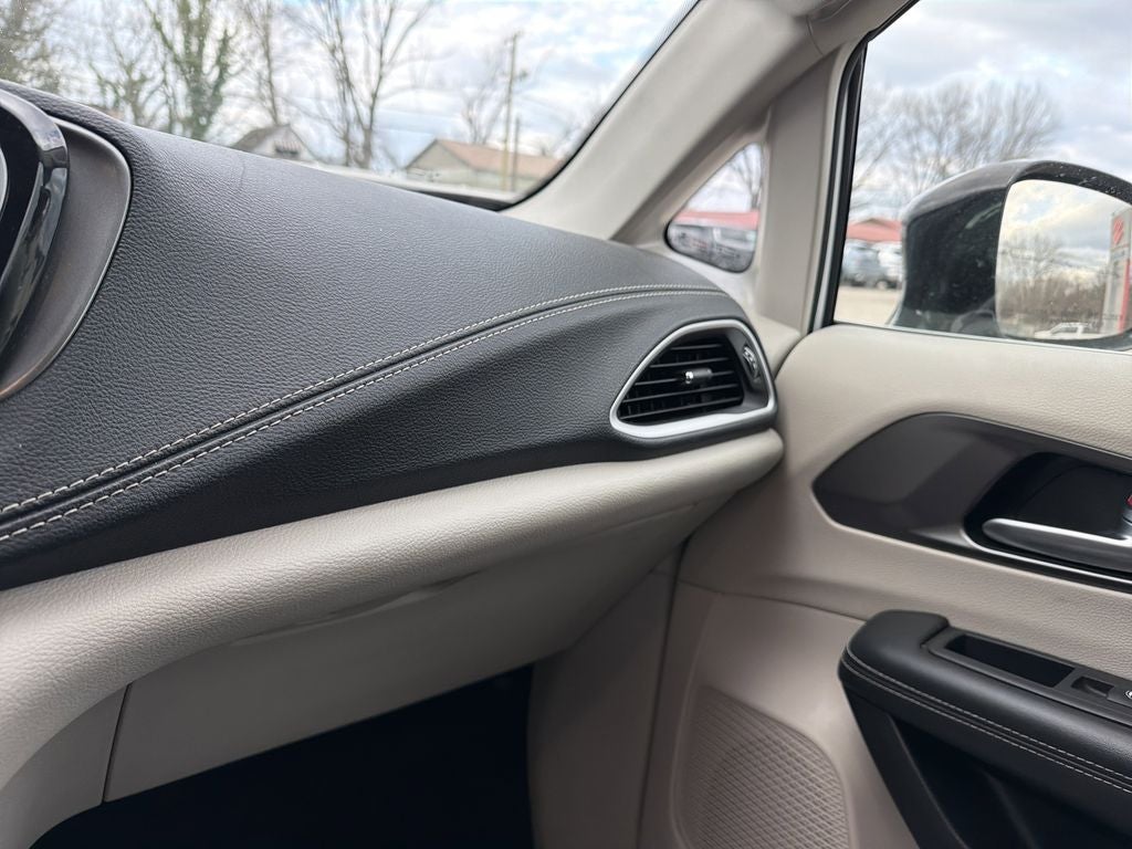 2024 Chrysler Pacifica Hybrid Select