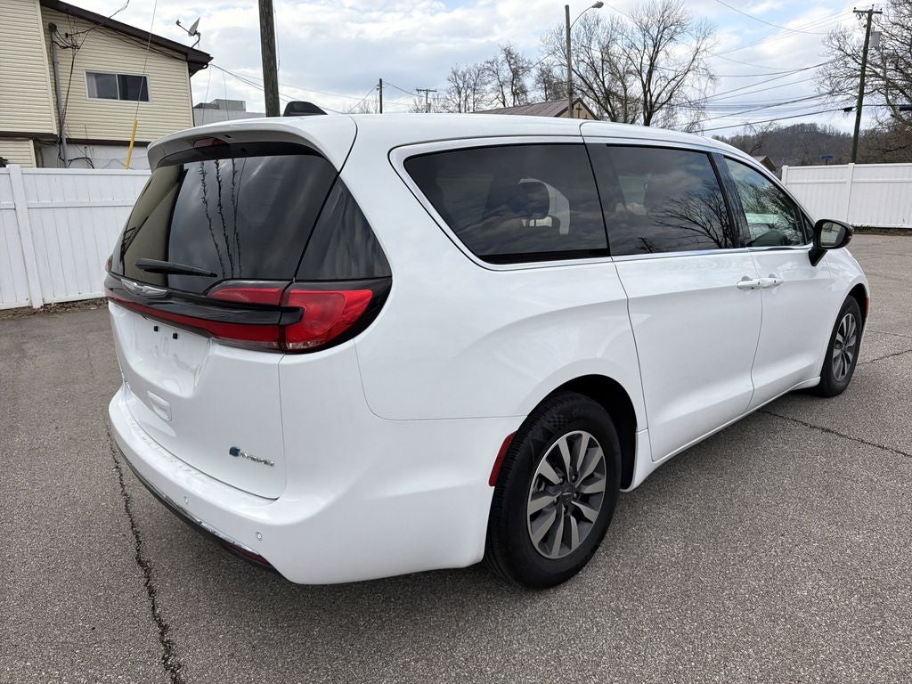 2024 Chrysler Pacifica Hybrid Select