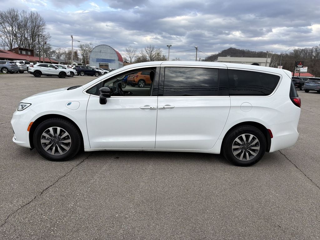 2024 Chrysler Pacifica Hybrid Select