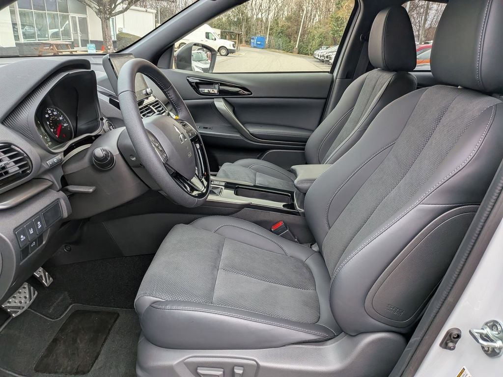2025 Mitsubishi Eclipse Cross Base