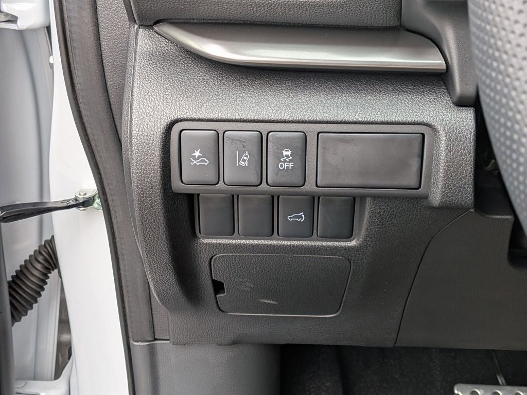 2025 Mitsubishi Eclipse Cross Base