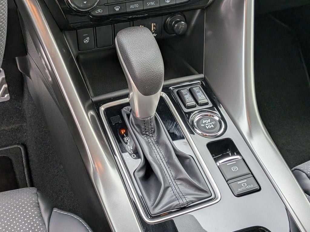 2025 Mitsubishi Eclipse Cross Base