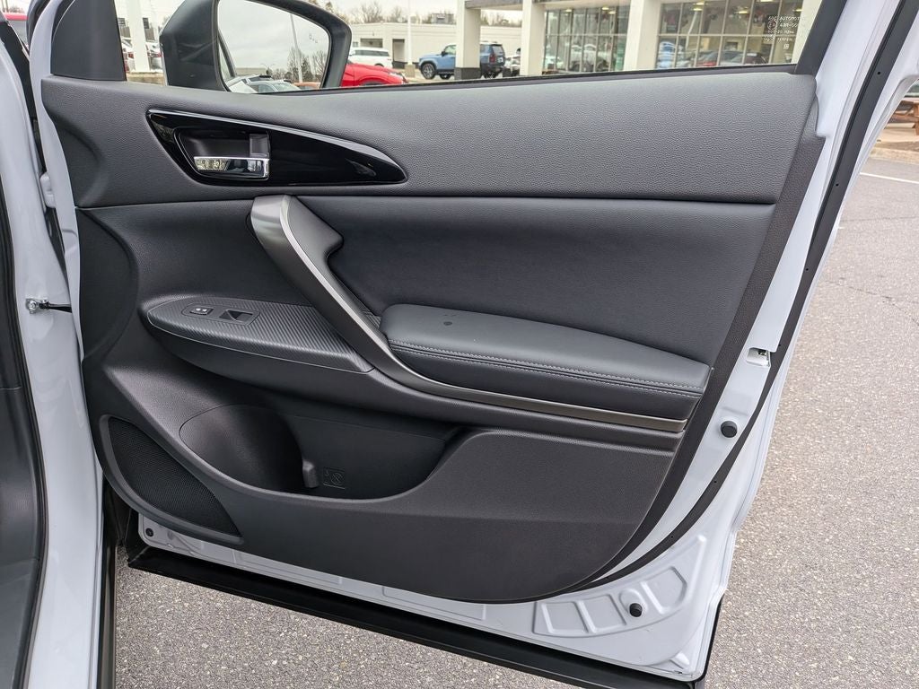 2025 Mitsubishi Eclipse Cross Base