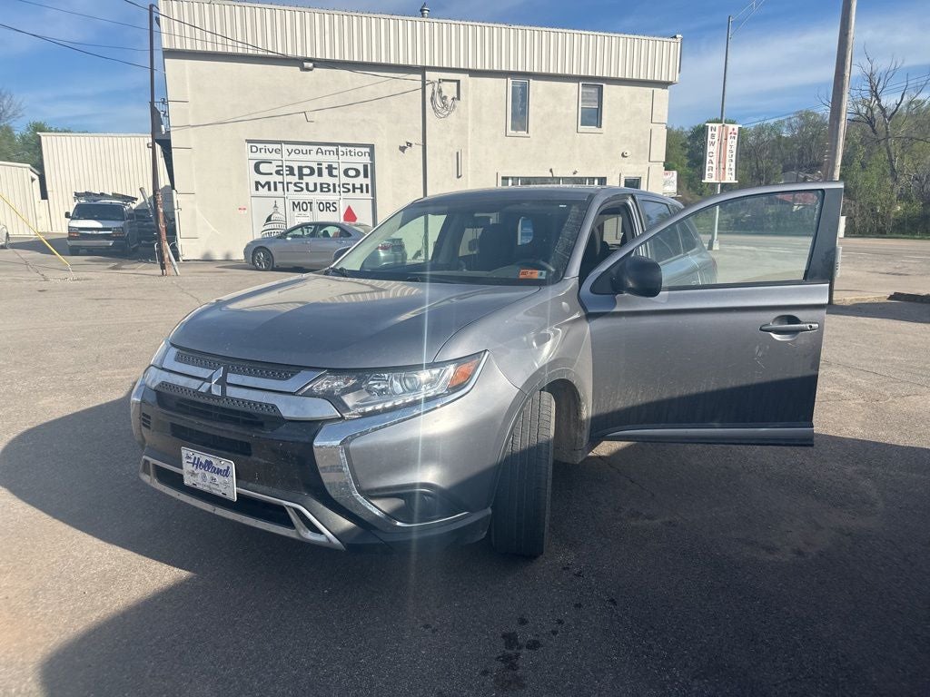 2019 Mitsubishi Outlander ES