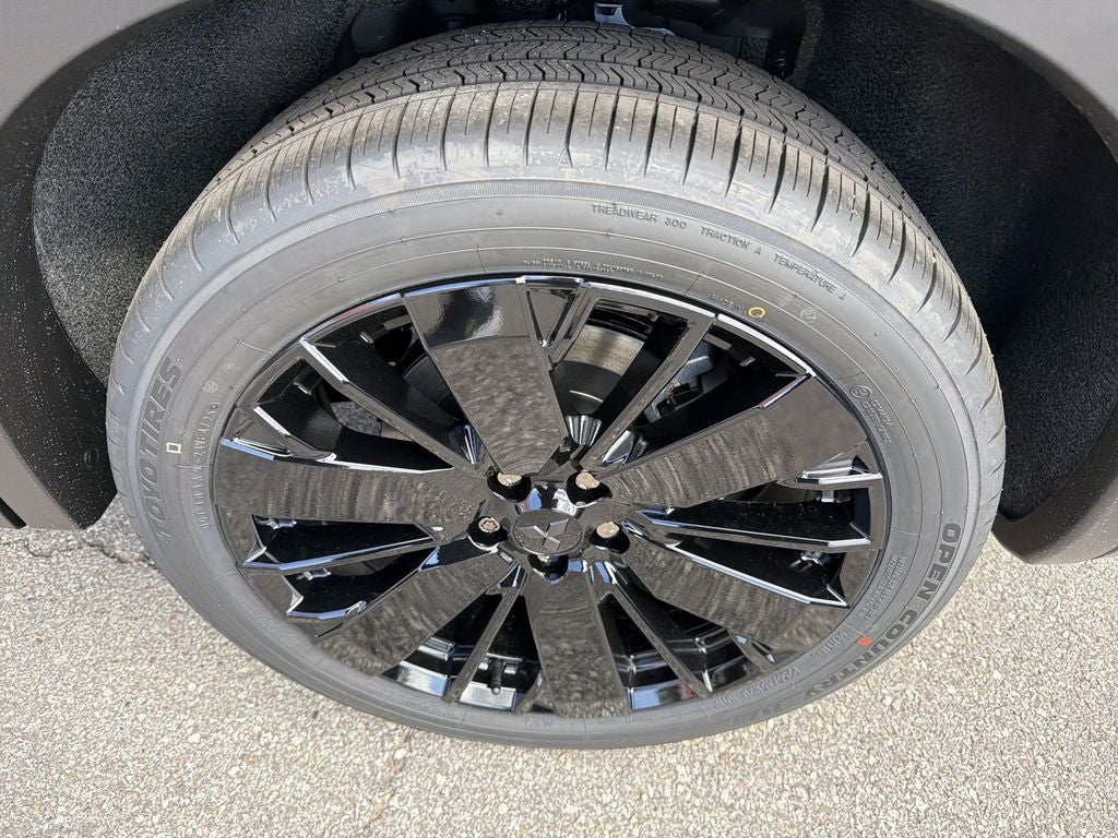 2026 Mitsubishi Outlander LE