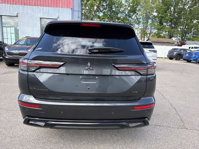2026 Mitsubishi Outlander LE