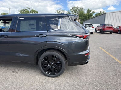2026 Mitsubishi Outlander LE