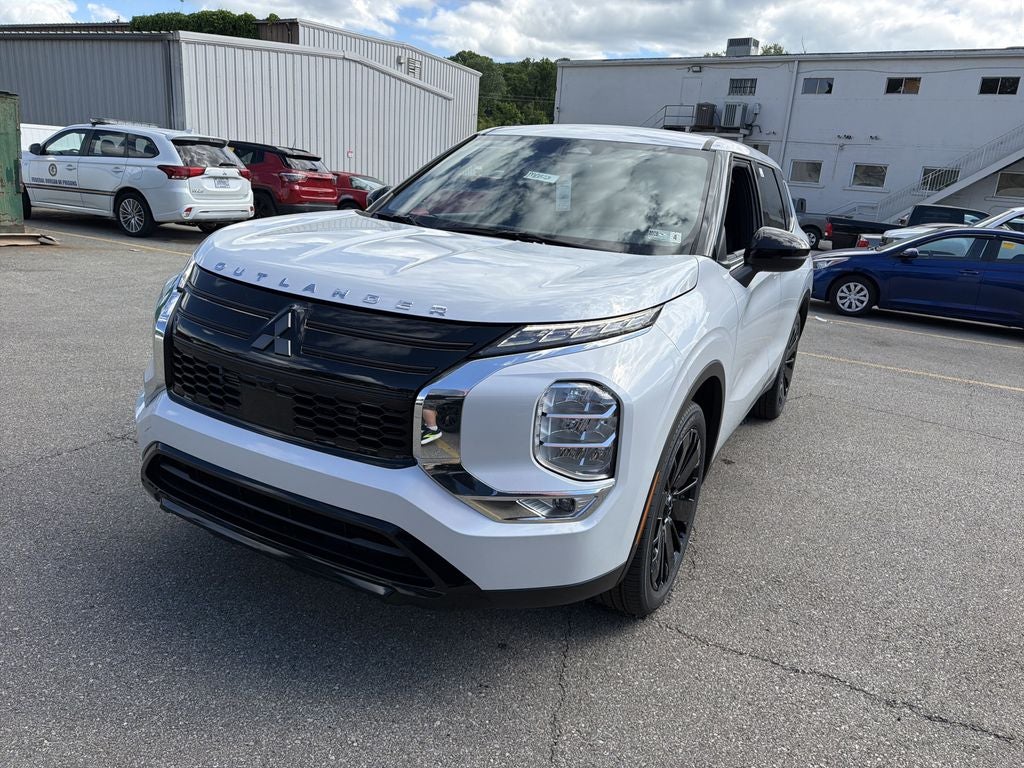 2026 Mitsubishi Outlander LE