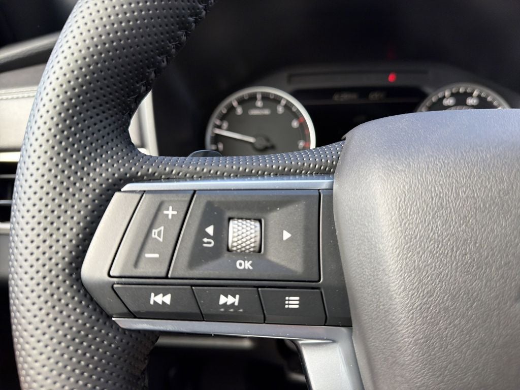 2026 Mitsubishi Outlander LE