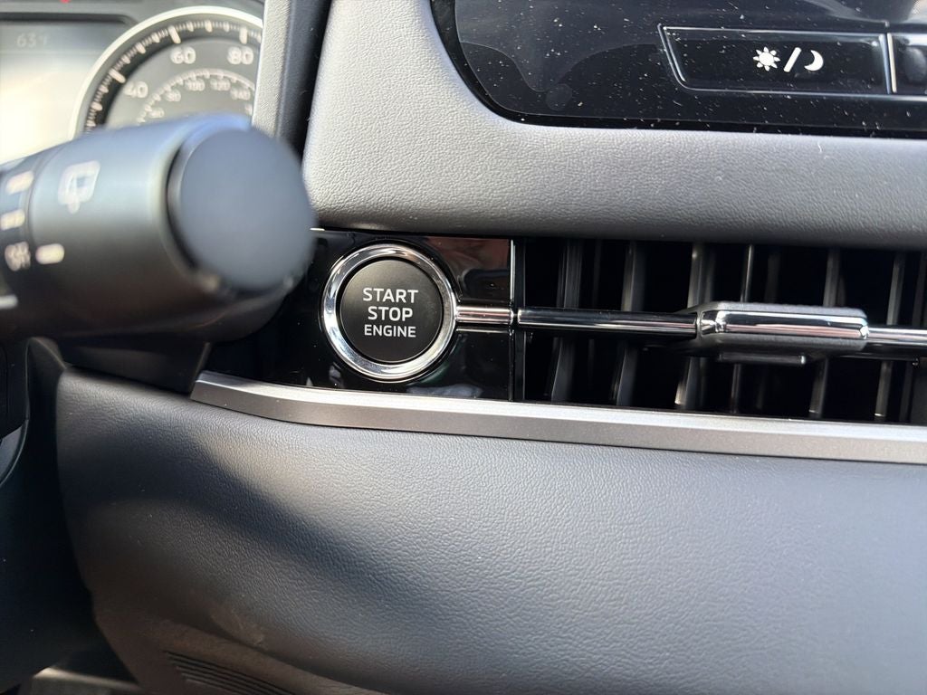 2026 Mitsubishi Outlander LE