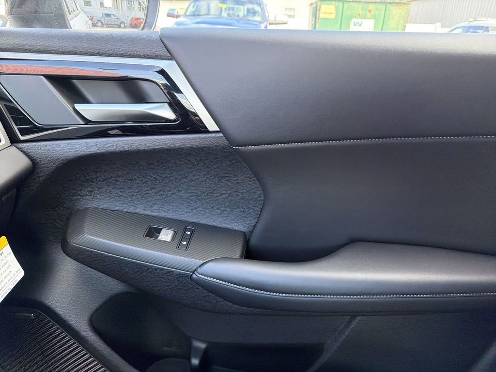 2026 Mitsubishi Outlander LE
