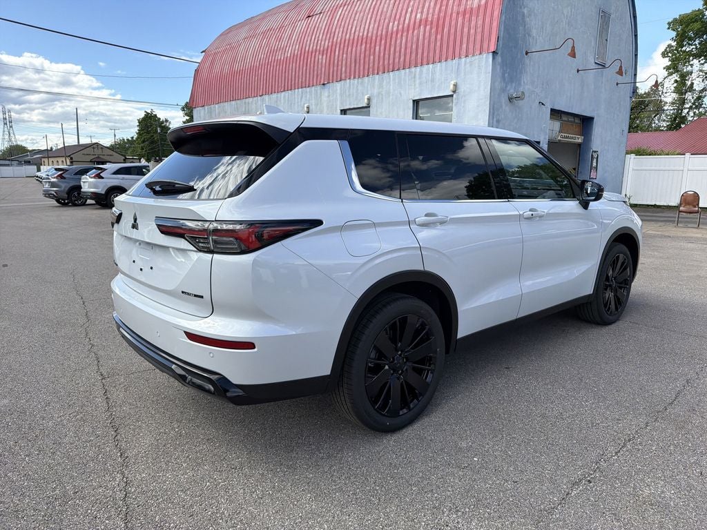 2026 Mitsubishi Outlander LE