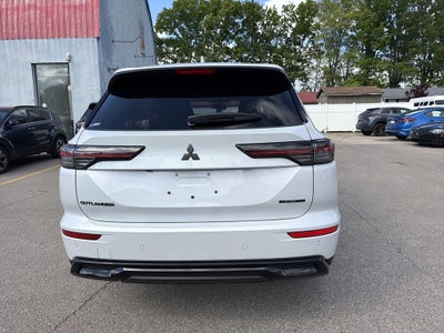 2026 Mitsubishi Outlander LE