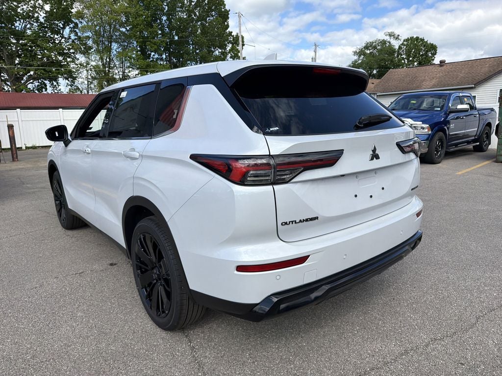 2026 Mitsubishi Outlander LE