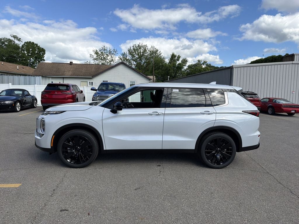 2026 Mitsubishi Outlander LE