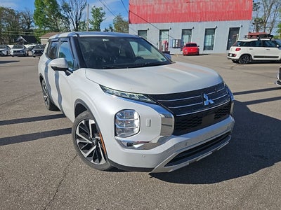 2022 Mitsubishi Outlander SE