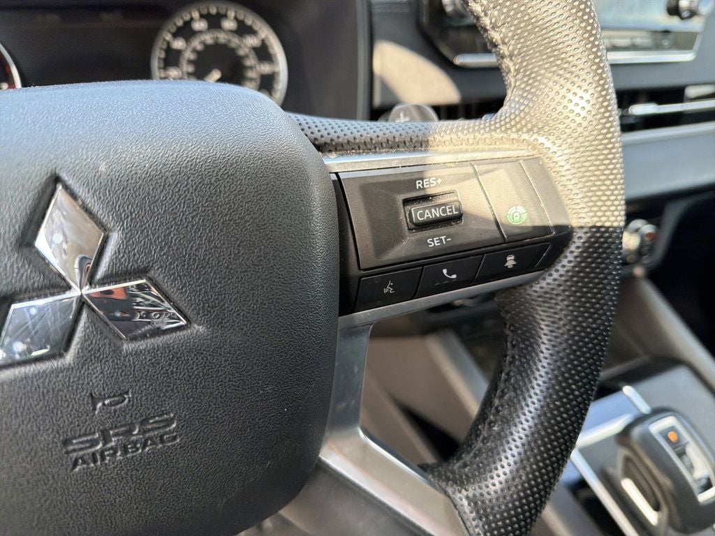 2023 Mitsubishi Outlander SE