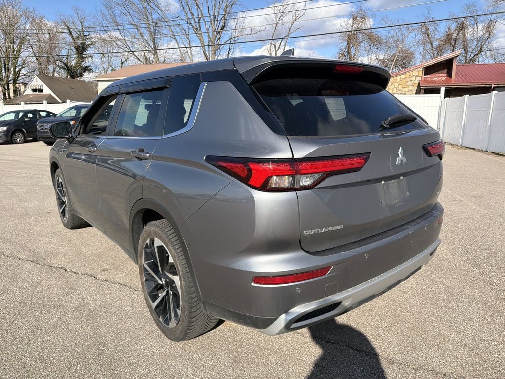 2023 Mitsubishi Outlander SE