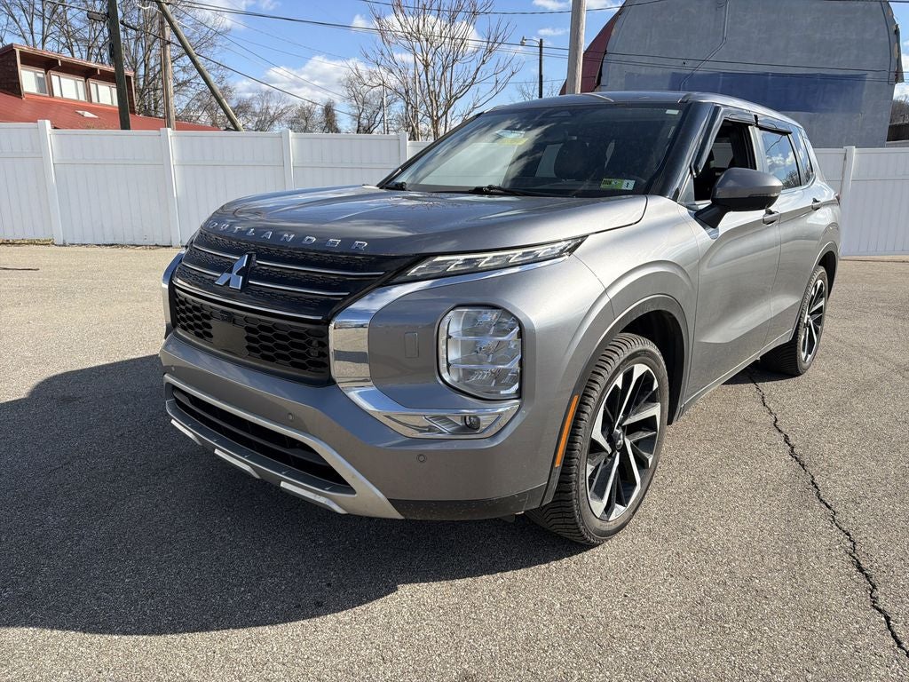 2023 Mitsubishi Outlander SE