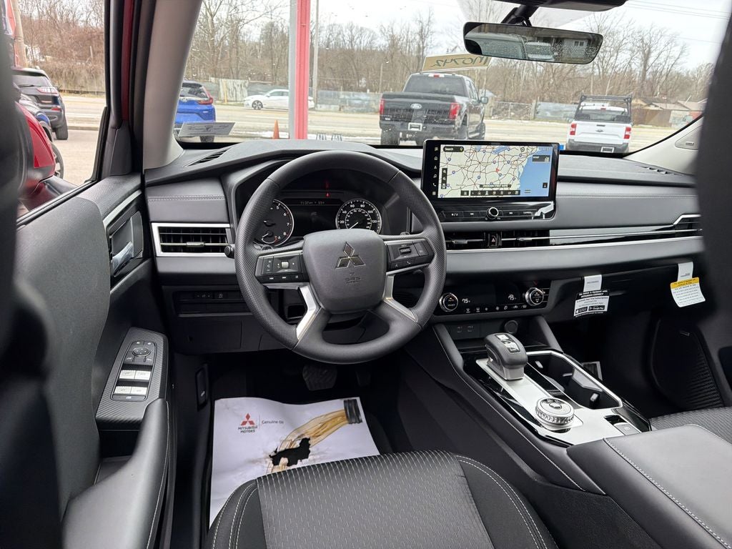 2026 Mitsubishi Outlander ES