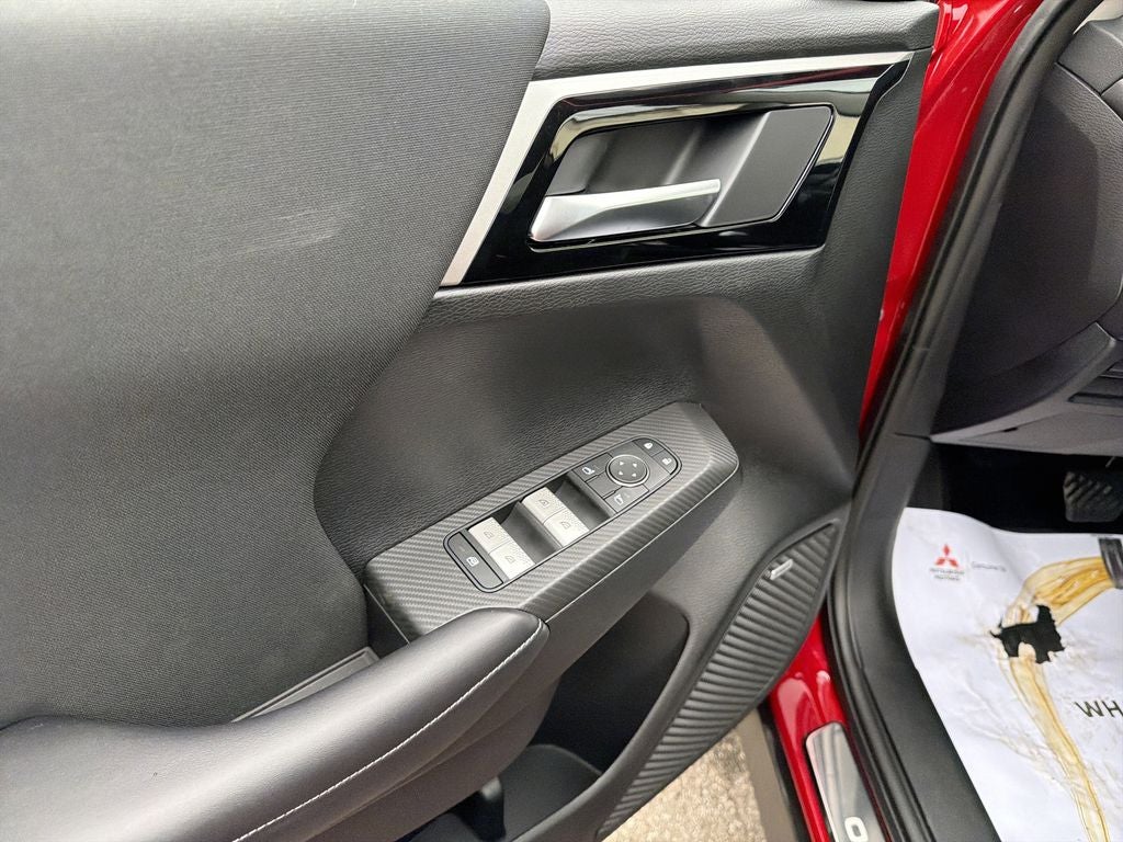 2026 Mitsubishi Outlander ES