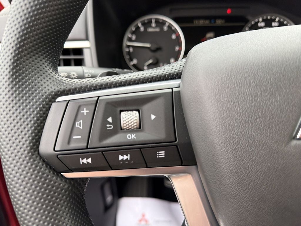 2026 Mitsubishi Outlander ES