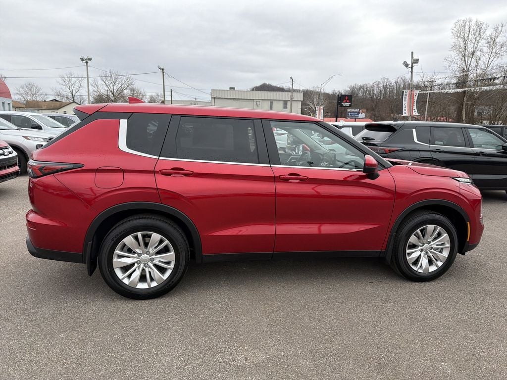 2026 Mitsubishi Outlander ES