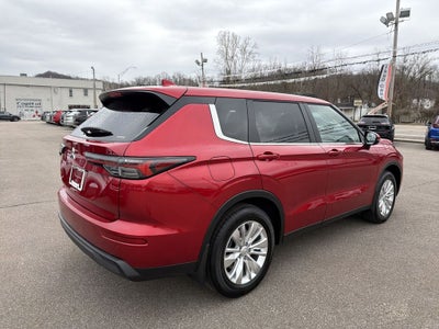 2026 Mitsubishi Outlander ES