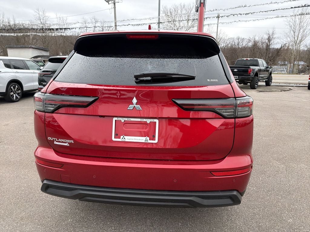 2026 Mitsubishi Outlander ES