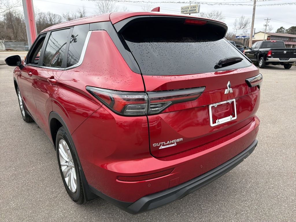 2026 Mitsubishi Outlander ES