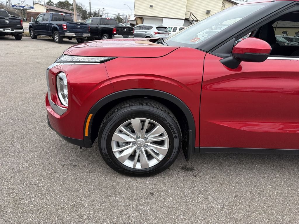 2026 Mitsubishi Outlander ES