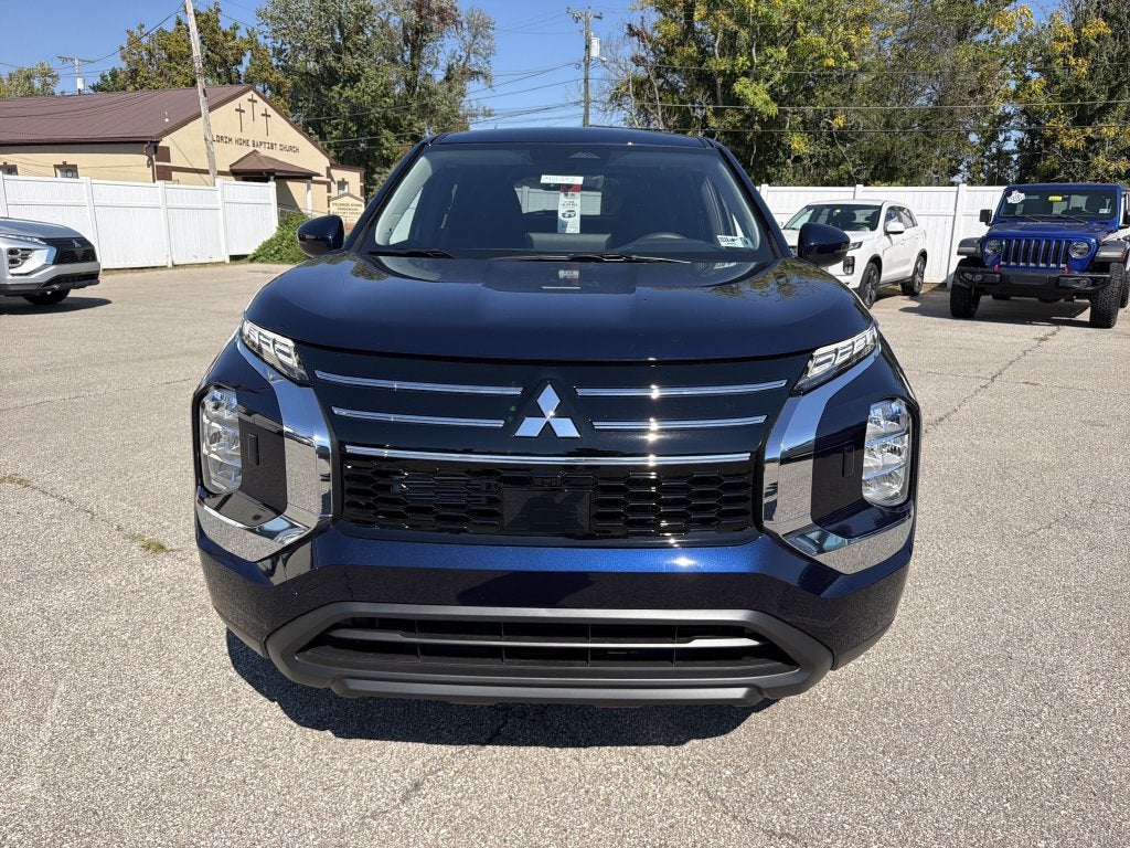 2026 Mitsubishi Outlander ES