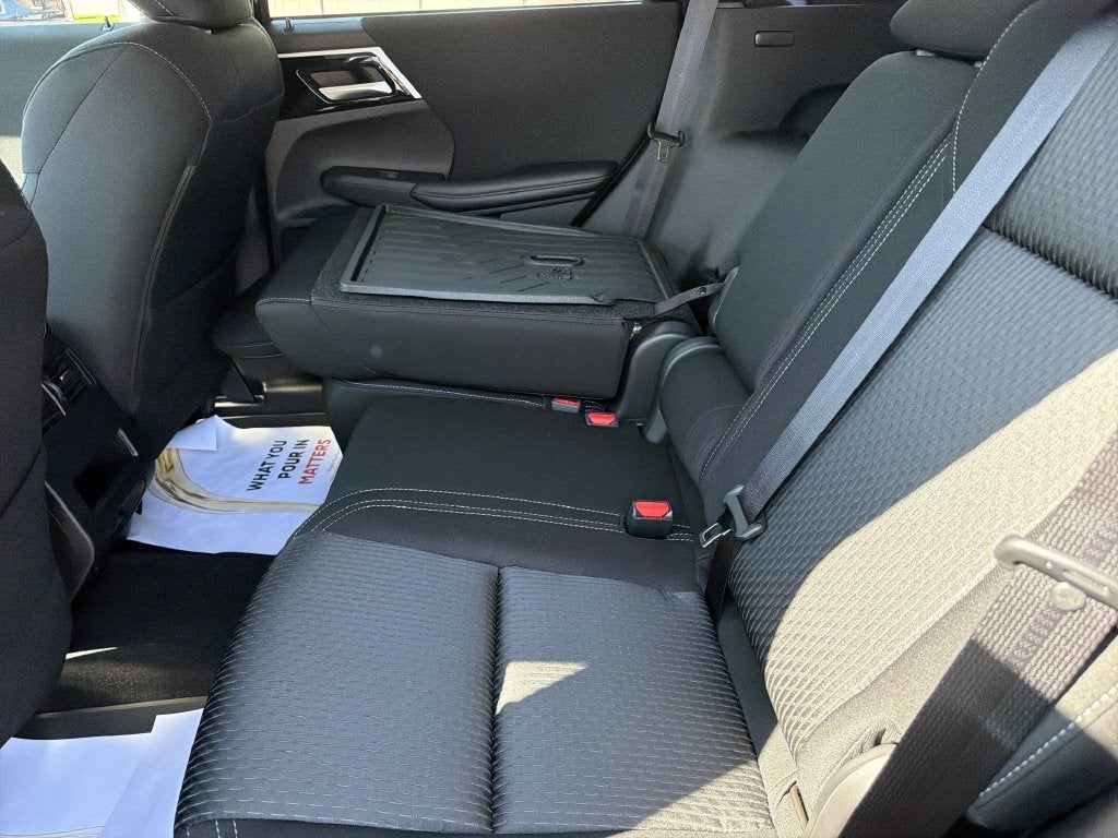 2026 Mitsubishi Outlander ES
