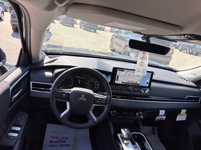 2026 Mitsubishi Outlander ES