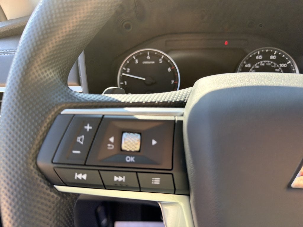 2026 Mitsubishi Outlander ES