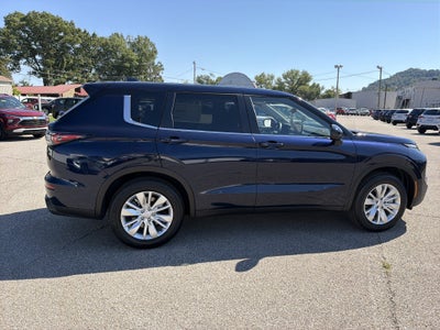 2026 Mitsubishi Outlander ES
