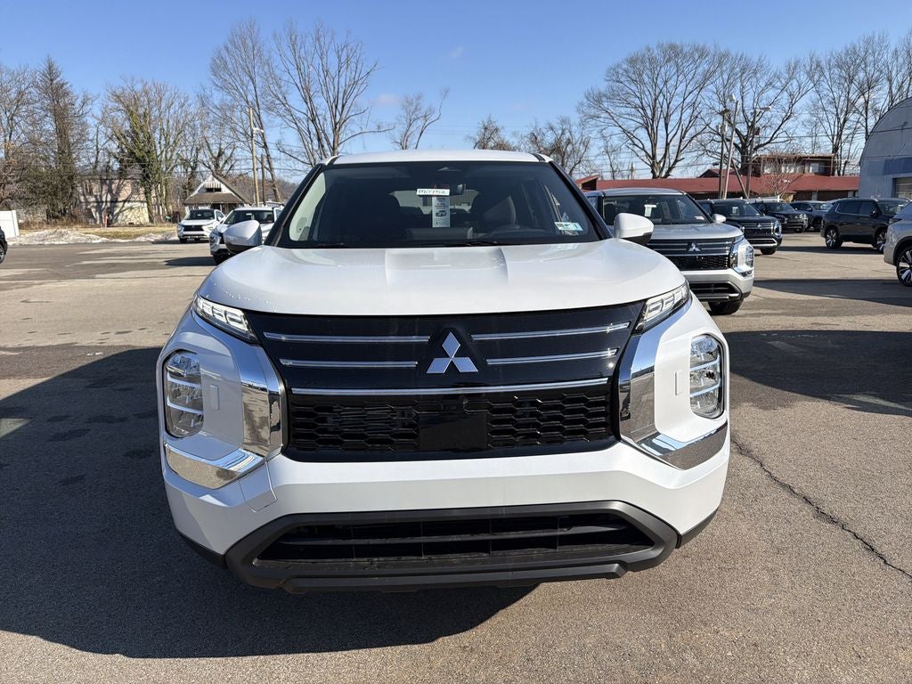 2026 Mitsubishi Outlander ES