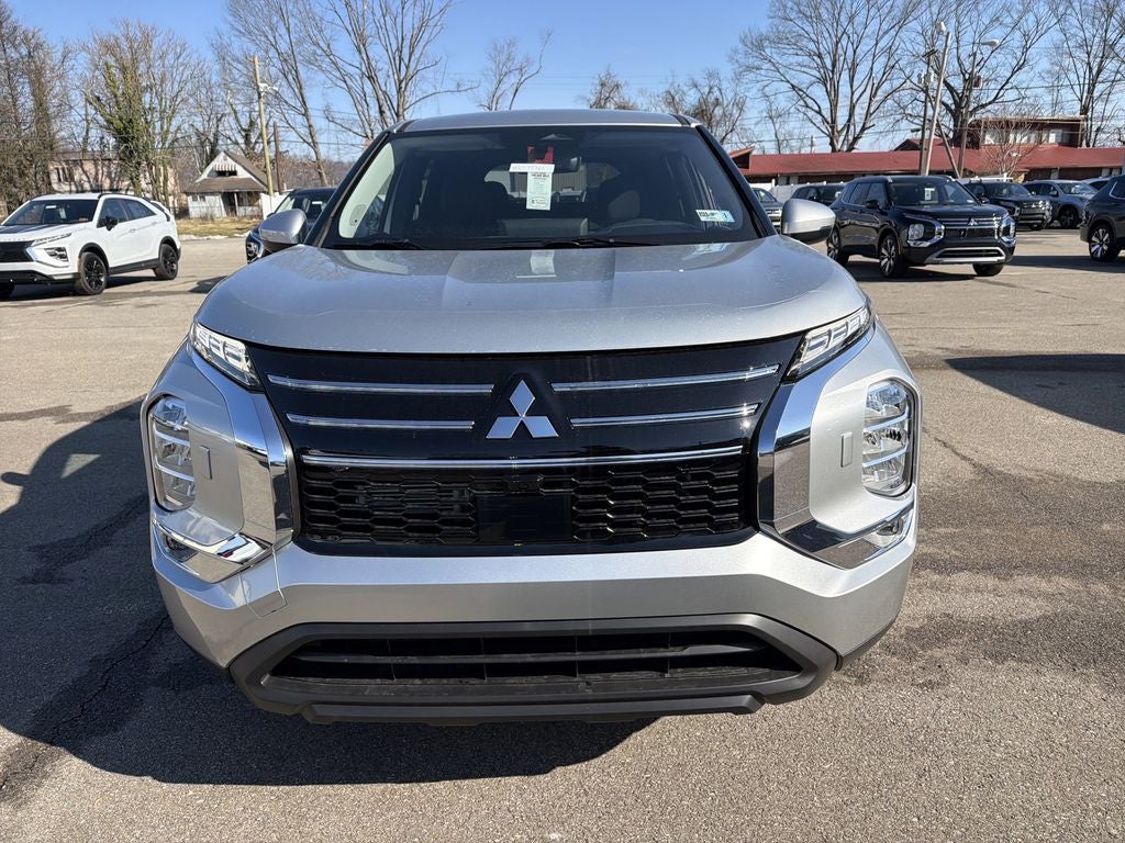 2026 Mitsubishi Outlander ES