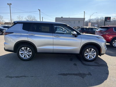 2026 Mitsubishi Outlander ES