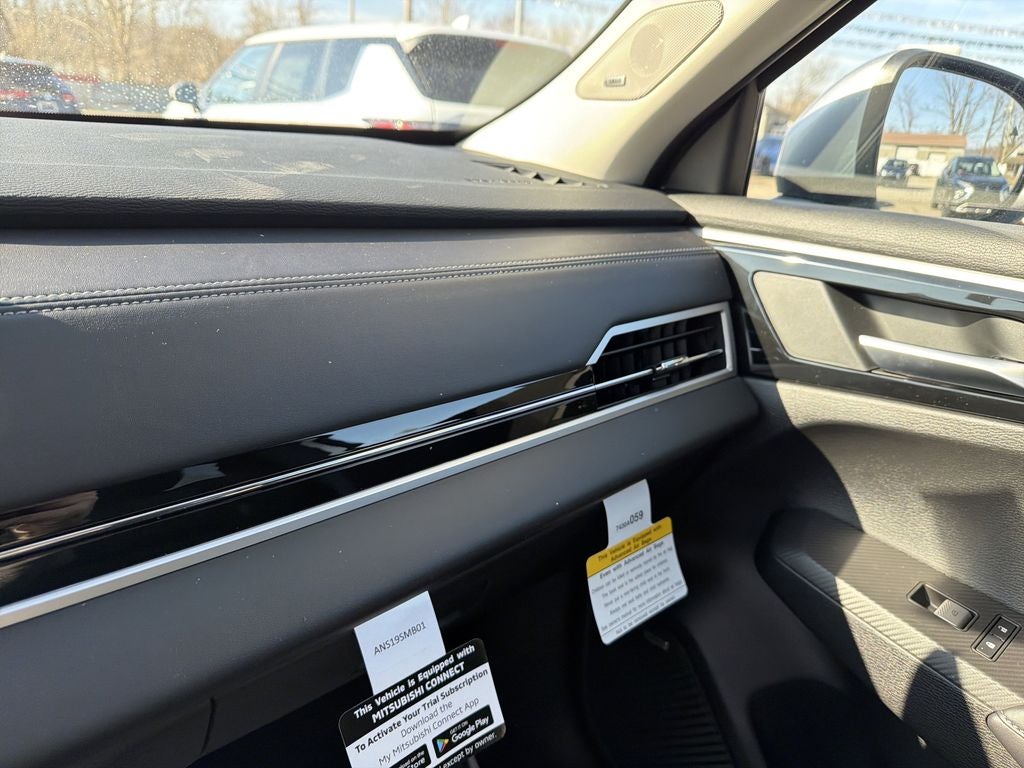 2026 Mitsubishi Outlander ES