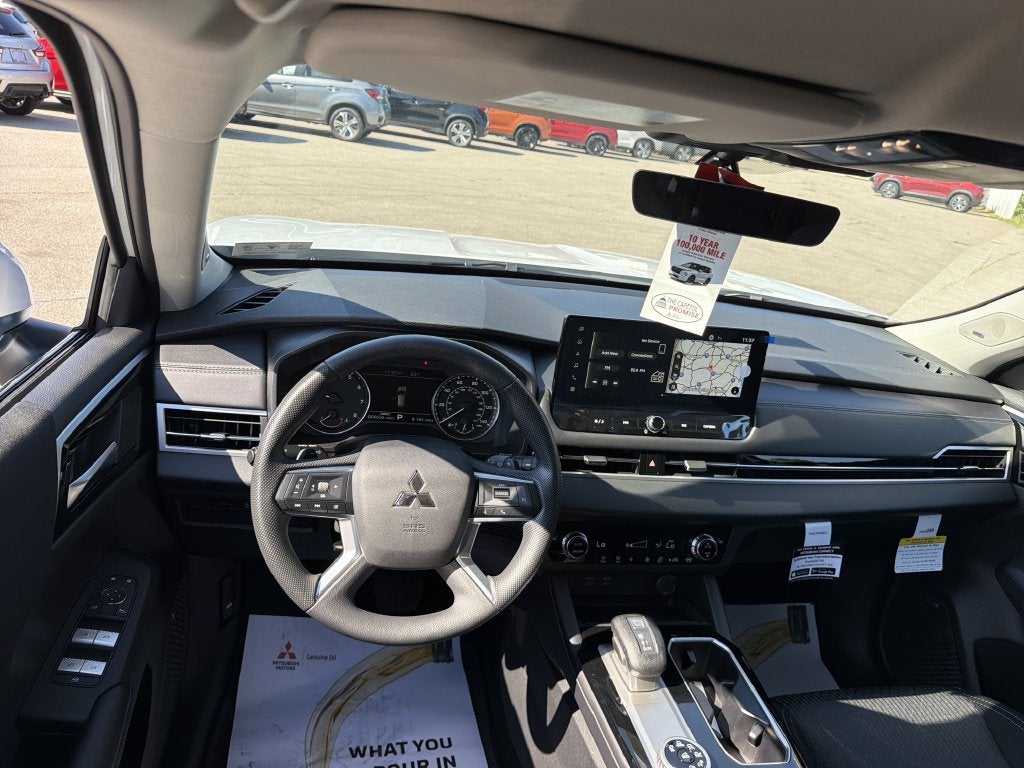 2026 Mitsubishi Outlander ES