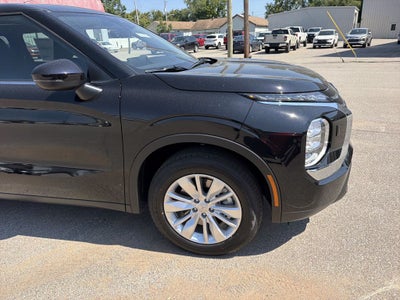 2026 Mitsubishi Outlander ES