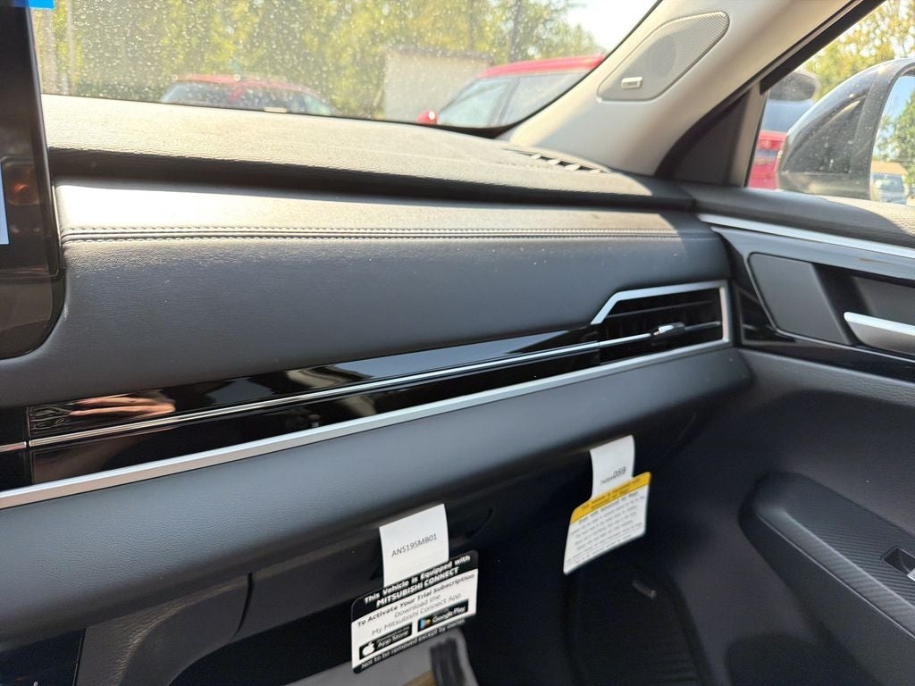 2026 Mitsubishi Outlander ES