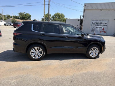 2026 Mitsubishi Outlander ES