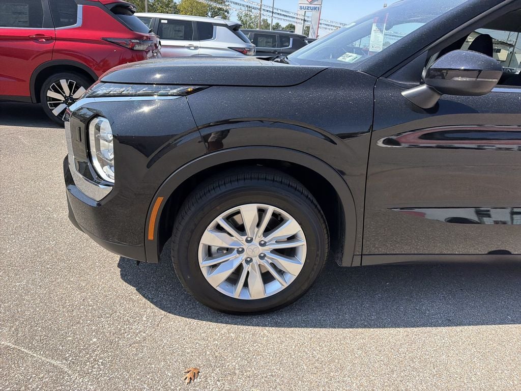 2026 Mitsubishi Outlander ES