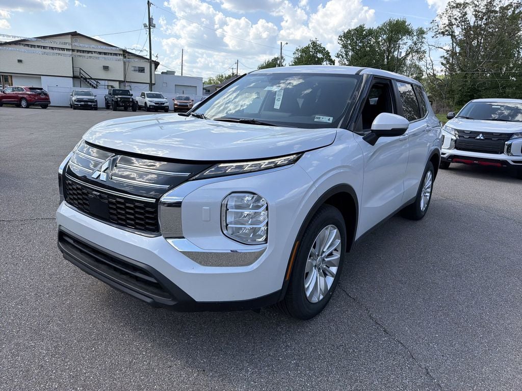 2026 Mitsubishi Outlander ES